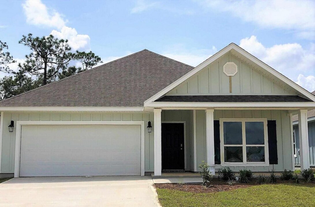 5733 Danbury Blvd in Milton, FL - Building Photo