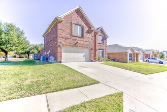 9521 Willow Branch Way in Crowley, TX - Building Photo - Building Photo