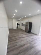 19541 NW 57th Ct in Hialeah, FL - Building Photo - Building Photo