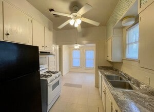 4606 Highland Ave in Beaumont, TX - Building Photo - Building Photo
