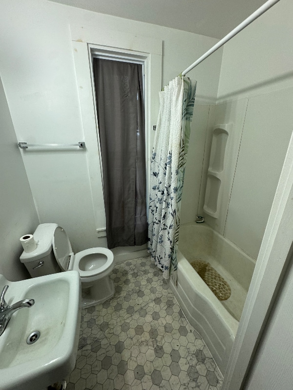 70 Goddard St in Southbridge, MA - Building Photo - Building Photo