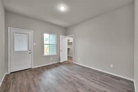 417 E Avenue G photo'