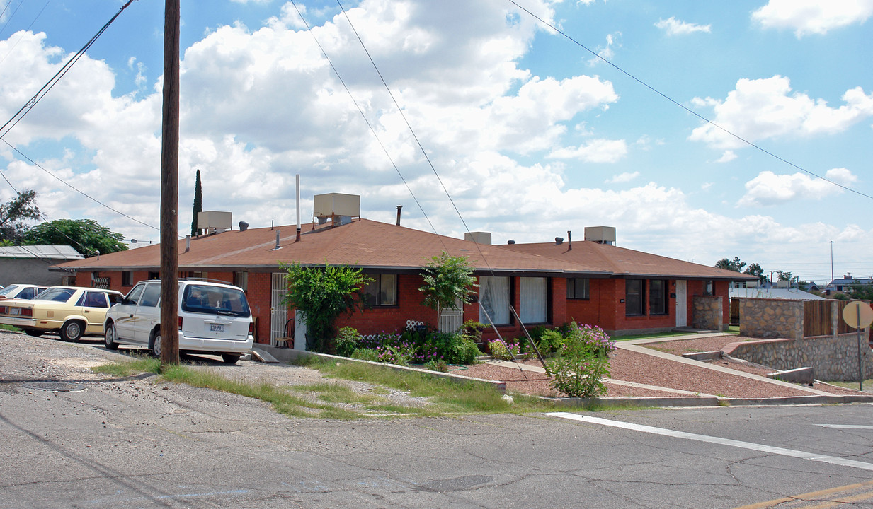 2601 Pershing Dr in El Paso, TX - Building Photo