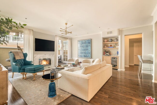 930 N Doheny Dr in West Hollywood, CA - Building Photo - Building Photo