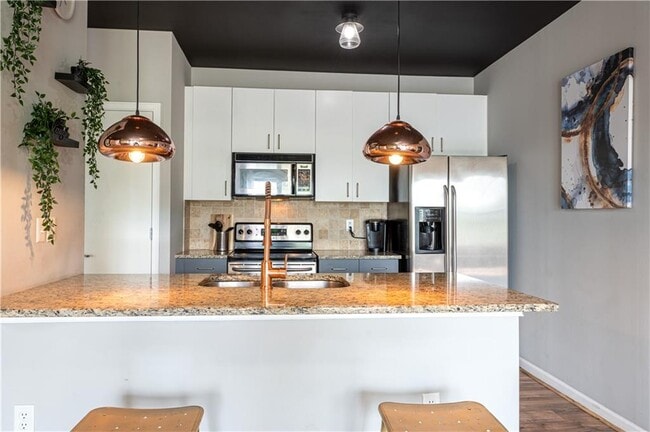 898 Oak St SW in Atlanta, GA - Building Photo - Building Photo