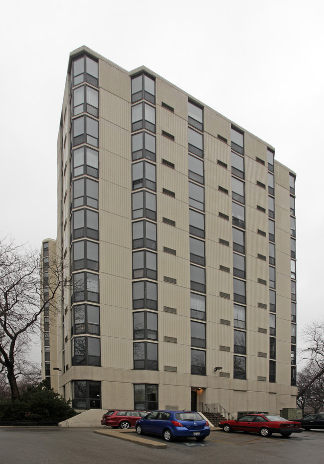 Peterson Plaza in Chicago, IL - Building Photo - Building Photo