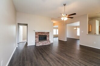 1735 Oneal St in Lancaster, TX - Building Photo - Building Photo