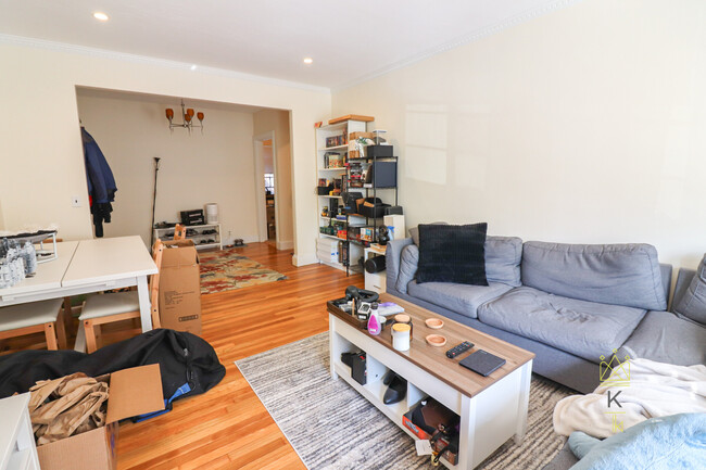 93 Strathmore Rd, Unit 3 in Boston, MA - Building Photo - Building Photo