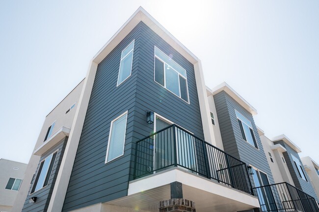 West Garden Townhomes in West Haven, UT - Building Photo - Building Photo