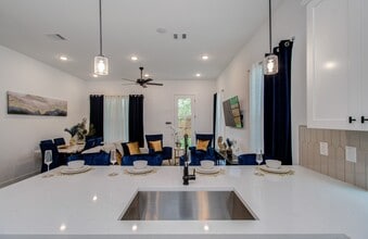 1616 Benson St in Houston, TX - Building Photo - Building Photo