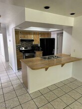 515 SE 23rd Pl in Cape Coral, FL - Building Photo - Building Photo