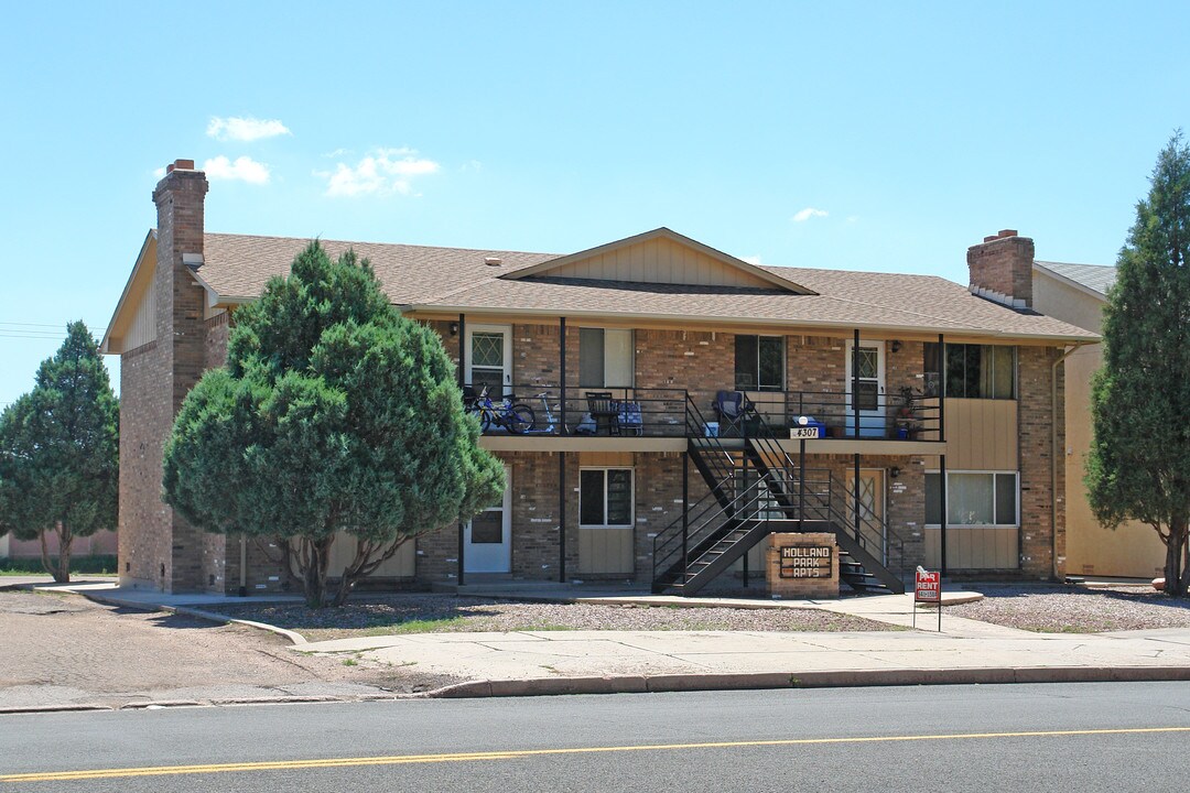 4307 N Chestnut St in Colorado Springs, CO - Building Photo