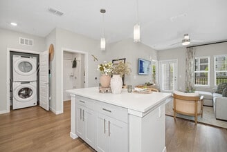 Ascend Nona West in Orlando, FL - Building Photo - Building Photo