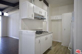 11131 Rose Ave in Los Angeles, CA - Building Photo - Building Photo