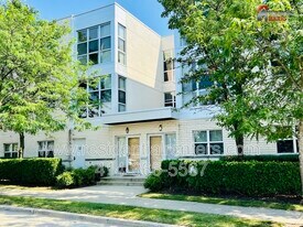 2130 N Commerce St in Milwaukee, WI - Building Photo