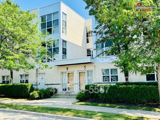 property at 2130 N Commerce St