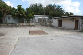 517 Hughlett Ave in Cocoa, FL - Building Photo - Building Photo