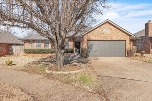 1801 Dodge Trail in Edmond, OK - Building Photo