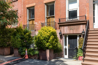 21 W 12th St in New York, NY - Foto de edificio - Building Photo