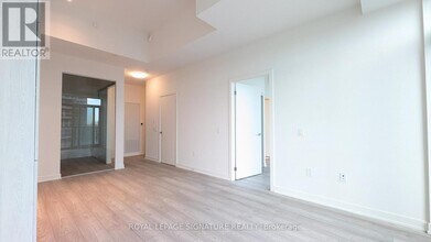 120 Broadway Ave in Toronto, ON - Building Photo - Building Photo