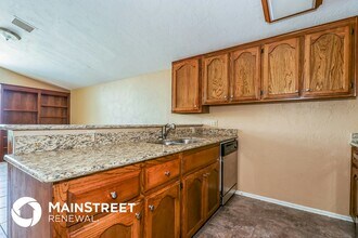 1306 SW 95th St in Oklahoma City, OK - Foto de edificio - Building Photo