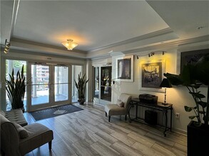 1075 Peachtree Walk NE in Atlanta, GA - Building Photo - Building Photo