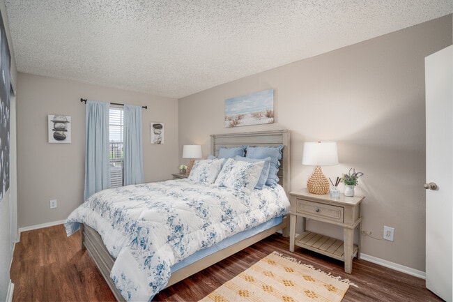 Emaret at Coastal Pointe