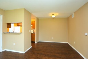 Aspen Village in Broken Arrow, OK - Building Photo