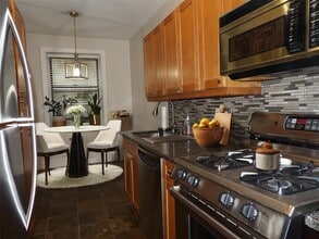 10 Nosband Ave in White Plains, NY - Building Photo - Building Photo