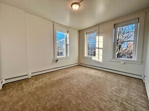 202 E Main St in Mount Joy, PA - Building Photo - Building Photo