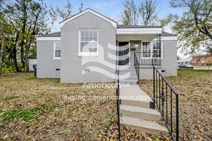 2017 Miramar Blvd in Oklahoma City, OK - Building Photo