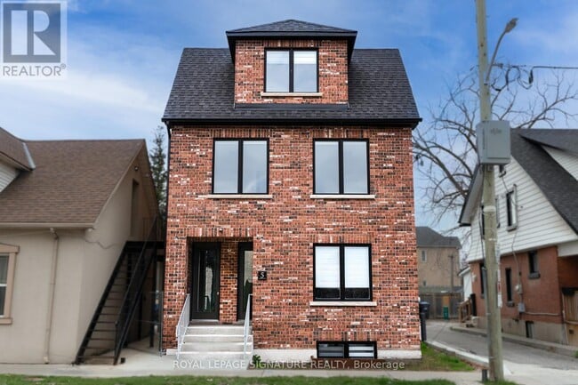 property at 5 Mill St N