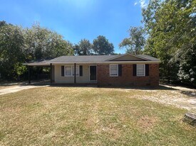 6337 Paddington Ct in Fayetteville, NC - Building Photo