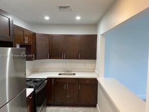 275 Sabur Ln in Opa Locka, FL - Building Photo - Building Photo