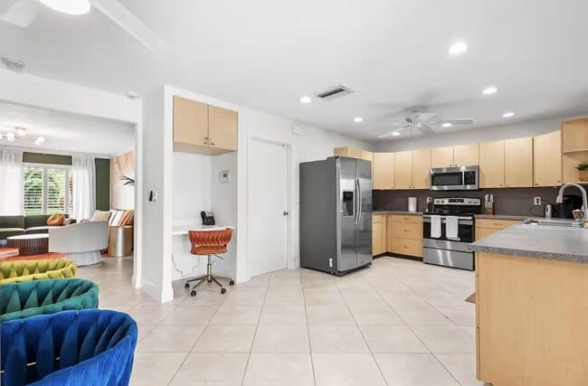 3351 NW 67th St in Fort Lauderdale, FL - Building Photo - Building Photo