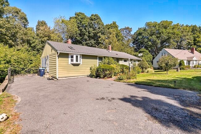 51 Janet Cir in Shrewsbury, MA - Building Photo - Building Photo