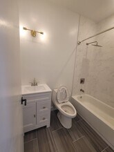 682 Whitney Ave, Unit 4 in New Haven, CT - Building Photo - Building Photo