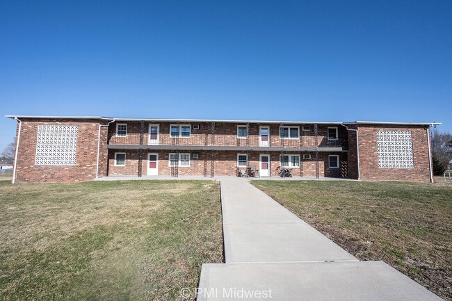 140 Maple Park Dr in Westfield, IN - Foto de edificio - Building Photo