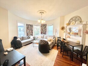 8 Carmel St, Unit 3 in Roxbury Crossing, MA - Building Photo - Building Photo