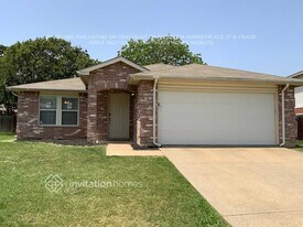 8008 Settlement Dr in Denton, TX - Building Photo