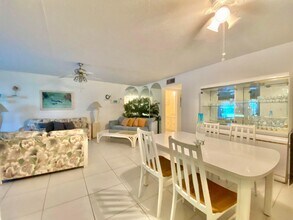 1182 S Drive Cir in Delray Beach, FL - Building Photo - Building Photo