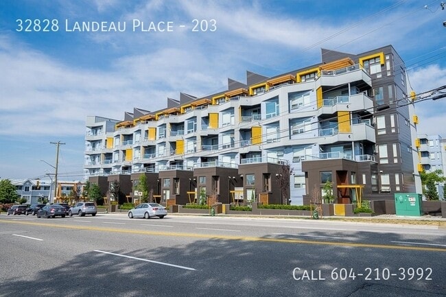 32828 Landeau Pl