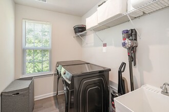 1118 Dovetail Cir in Fredericksburg, VA - Building Photo - Building Photo