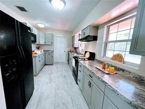 1511 Leeway Ave in Orlando, FL - Building Photo - Building Photo