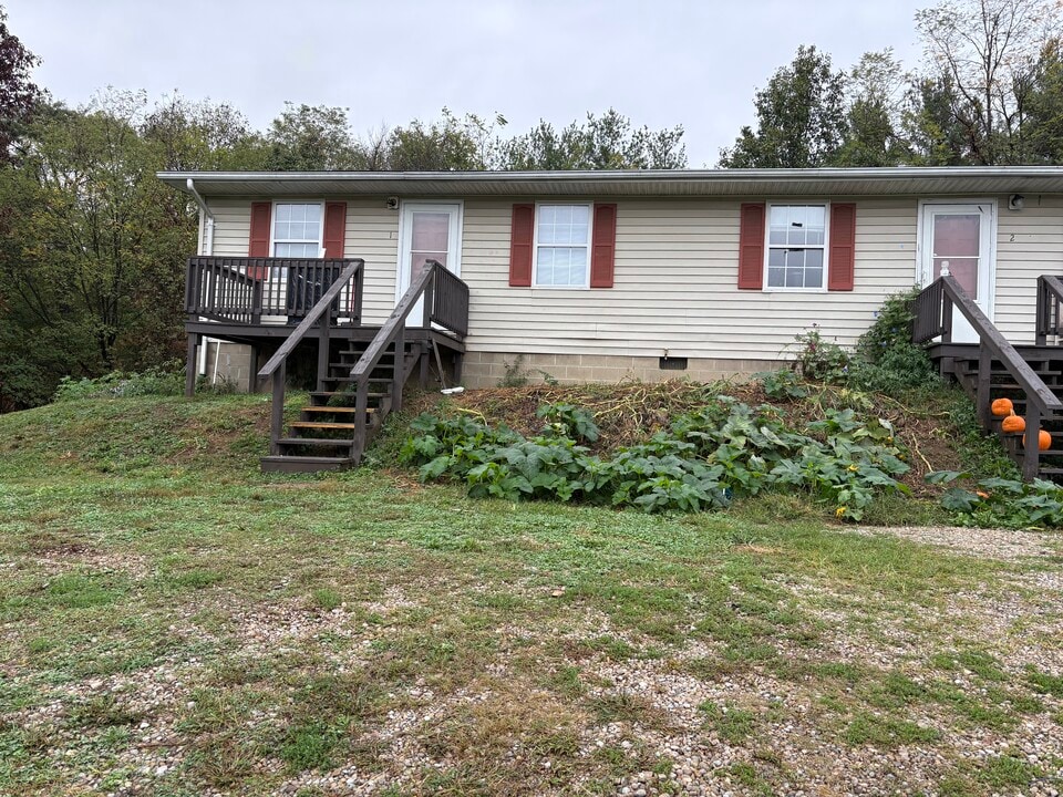 2421 Egypt Pike, Unit 2421 Egypt Pike apt 1 in Chillicothe, OH - Building Photo