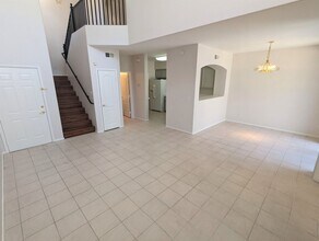 9901 Trailwood Dr in Las Vegas, NV - Building Photo - Building Photo