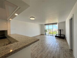 7850 Byron Ave in Miami Beach, FL - Building Photo - Building Photo