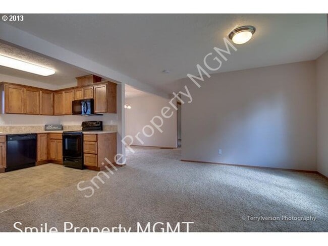 17223 SE Woodward Ct in Portland, OR - Building Photo - Building Photo