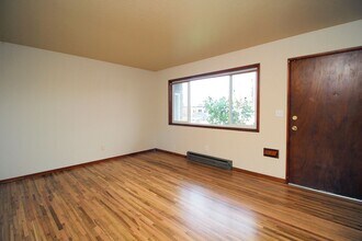 1630-1632-1632 NE 81st Ave in Portland, OR - Building Photo - Building Photo