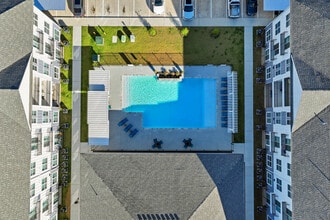 The Gardens at Greenhouse in Houston, TX - Foto de edificio - Building Photo